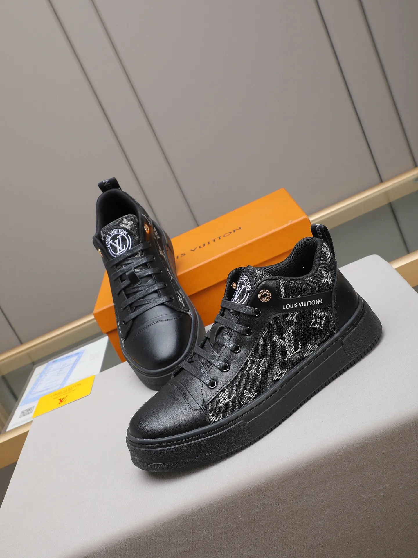 PP420 High Top Men's [LV] High top classic hot style in autumn and winter💝 👣👣Perfect last shape, beautiful design style 💋 💋This winter is no longer cold😢😢Cow leather + LV special material + non-slip and wear-resistant rubber outsole🎩A must-have for trendy men❗Number: 38-44 (45 custom-made) The real thing looks better🎬The real thing looks better👅, two colors to choose from